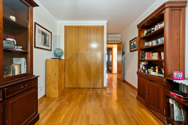 Apartamento T3 para Venda em Algés, Linda-A-Velha e Cruz Quebrada-Dafundo Foto 22