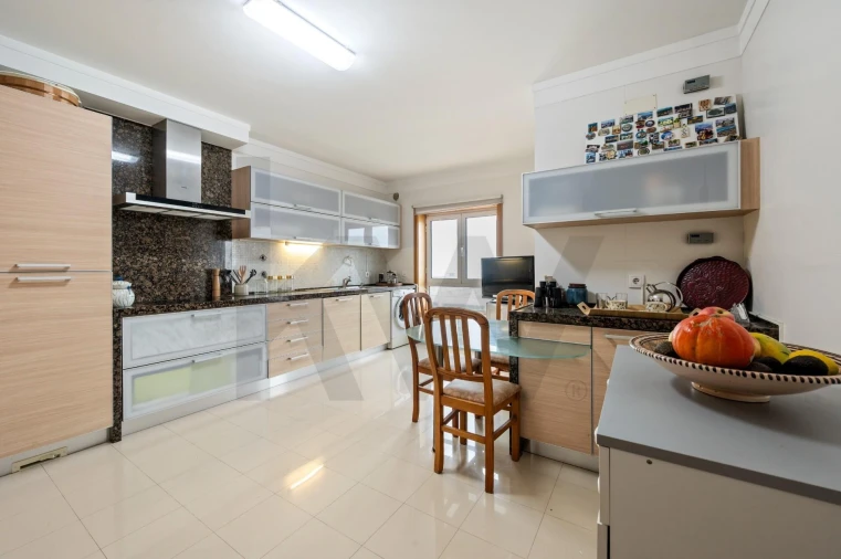 Apartamento T3 para Venda em Algés, Linda-A-Velha e Cruz Quebrada-Dafundo Foto 17