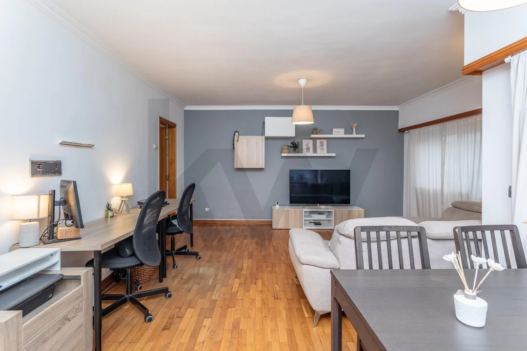 Apartamento T2 para Venda em Carcavelos e Parede Foto 4
