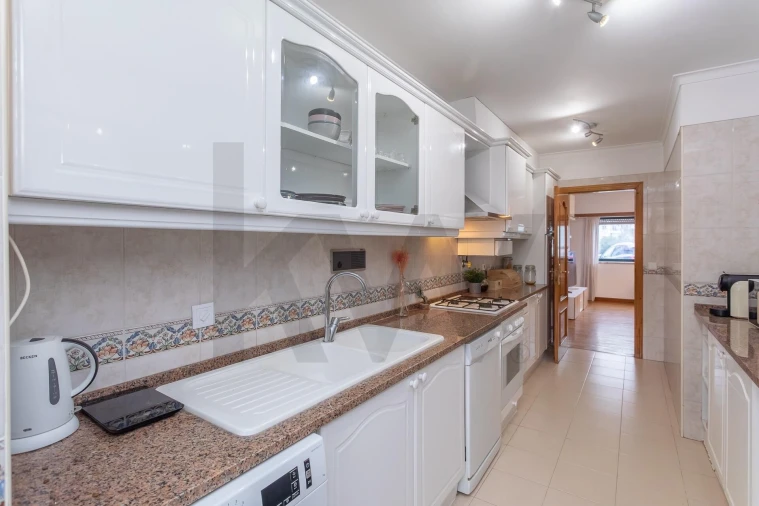 Apartamento T2 para Venda em Carcavelos e Parede Foto 8