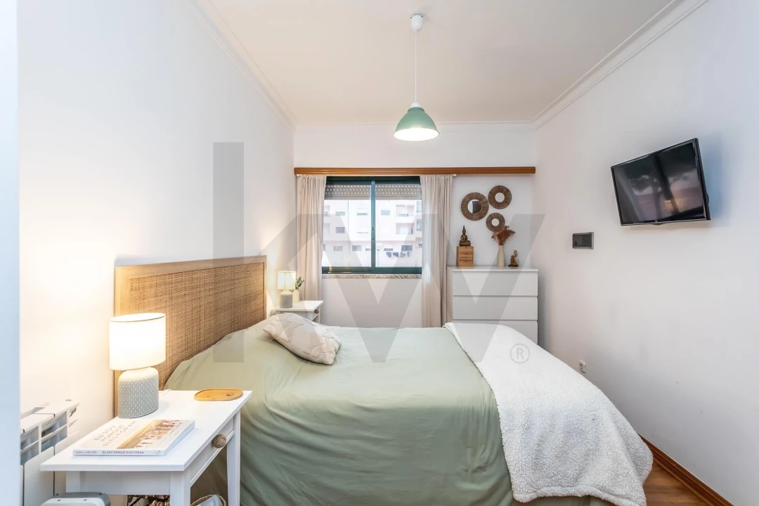 Apartamento T2 para Venda em Carcavelos e Parede Foto 17