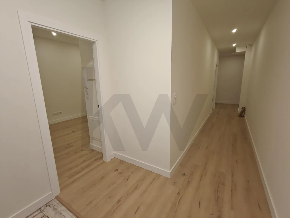 Loja para Arrendamento em Amora Foto 8