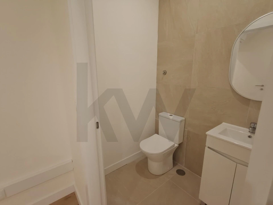 Loja para Arrendamento em Amora Foto 5