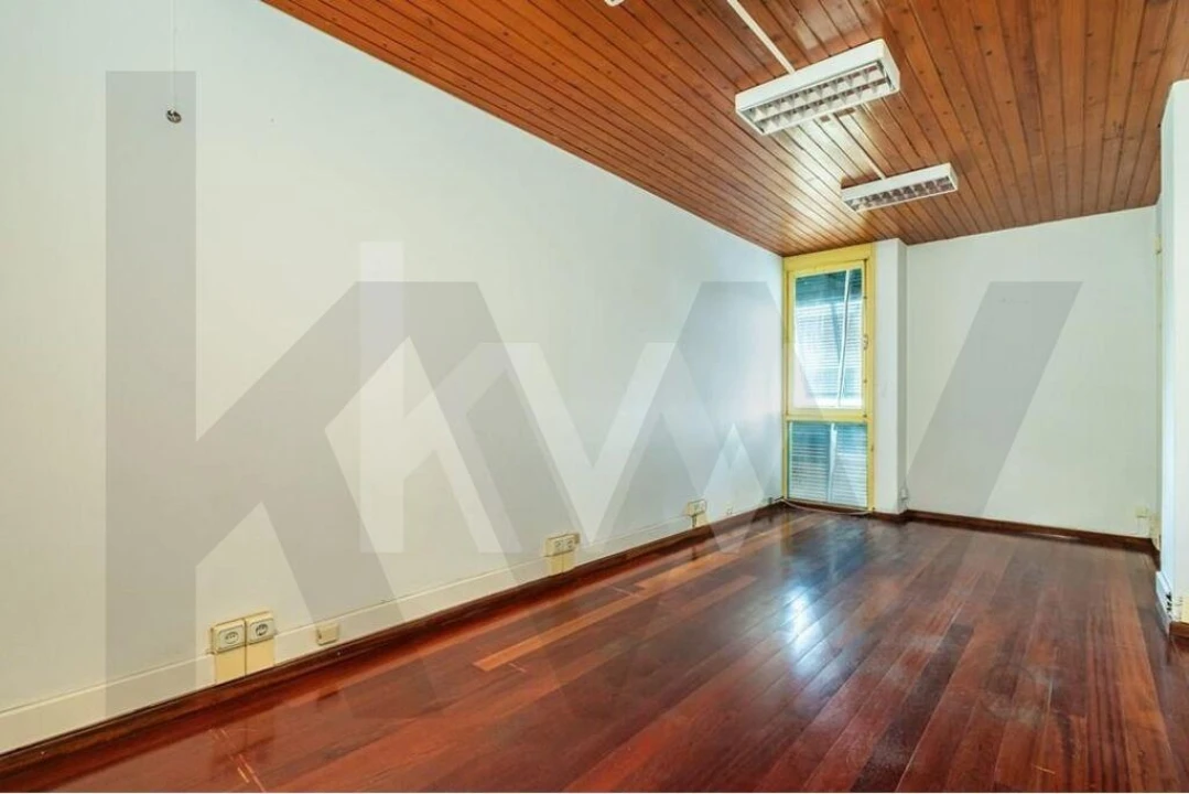 Escritório para Arrendamento em Funchal (Santa Luzia) Foto 9