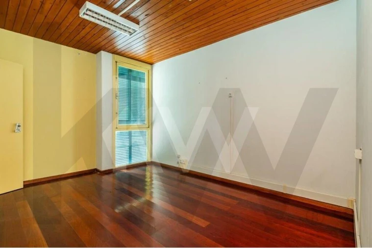 Escritório para Arrendamento em Funchal (Santa Luzia) Foto 12