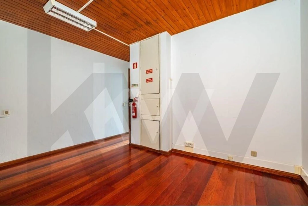 Escritório para Arrendamento em Funchal (Santa Luzia) Foto 16