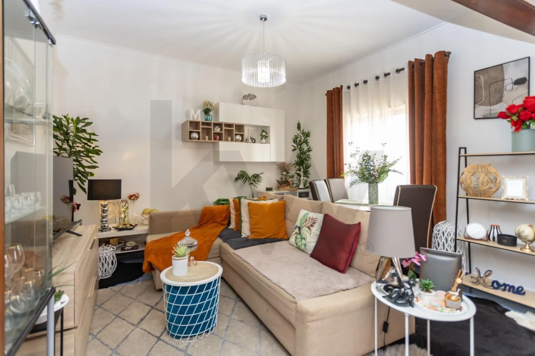 Apartamento T2 para Venda em Amora Foto 1