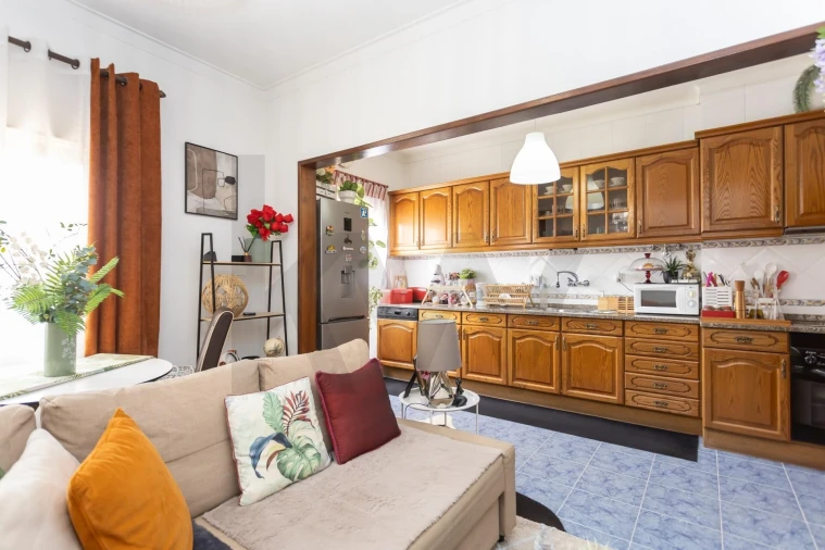 Apartamento T2 para Venda em Amora Foto 2