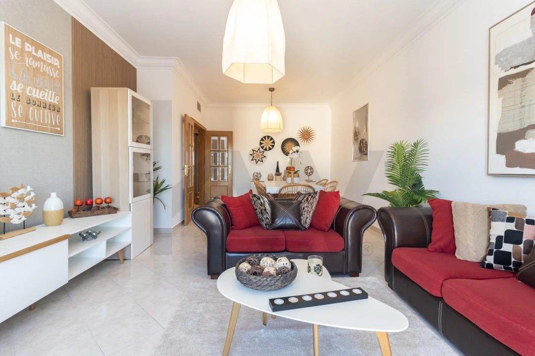 Apartamento T2 para Arrendamento em Amora Foto 7