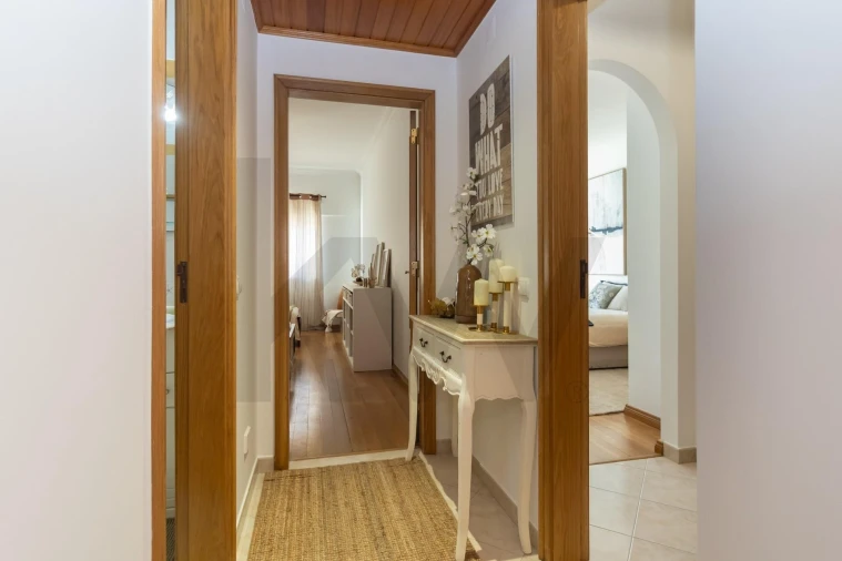 Apartamento T2 para Arrendamento em Amora Foto 8