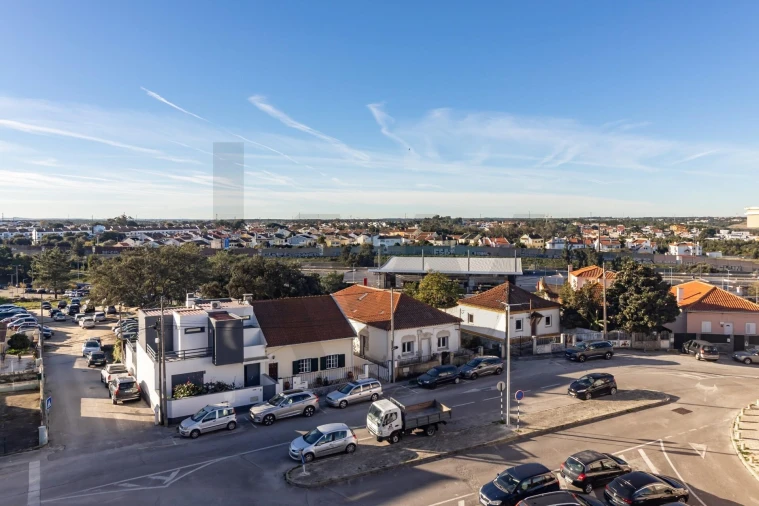 Apartamento T2 para Arrendamento em Amora Foto 5