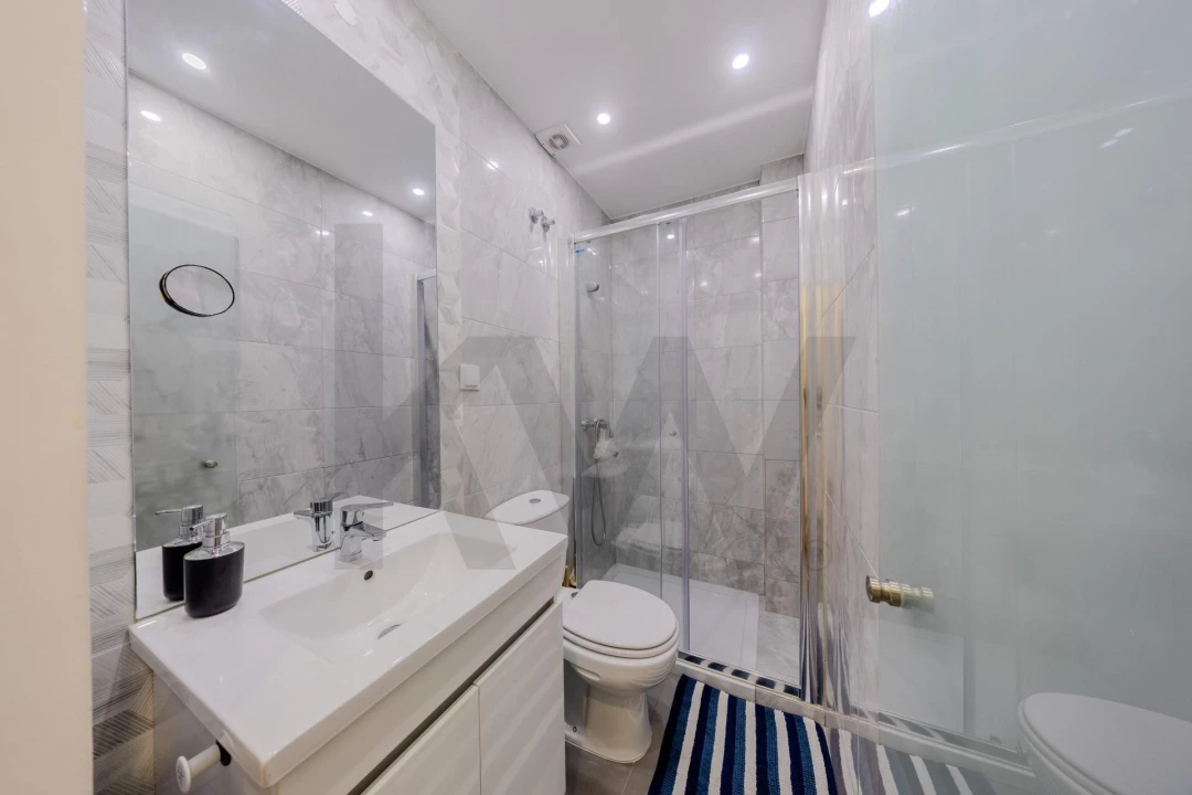 Apartamento T3 para Venda em Massamá e Monte Abraão Foto 28