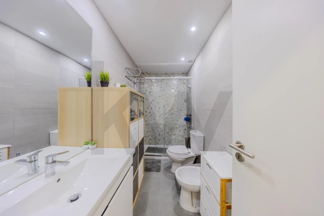 Apartamento T3 para Venda em Massamá e Monte Abraão Foto 14