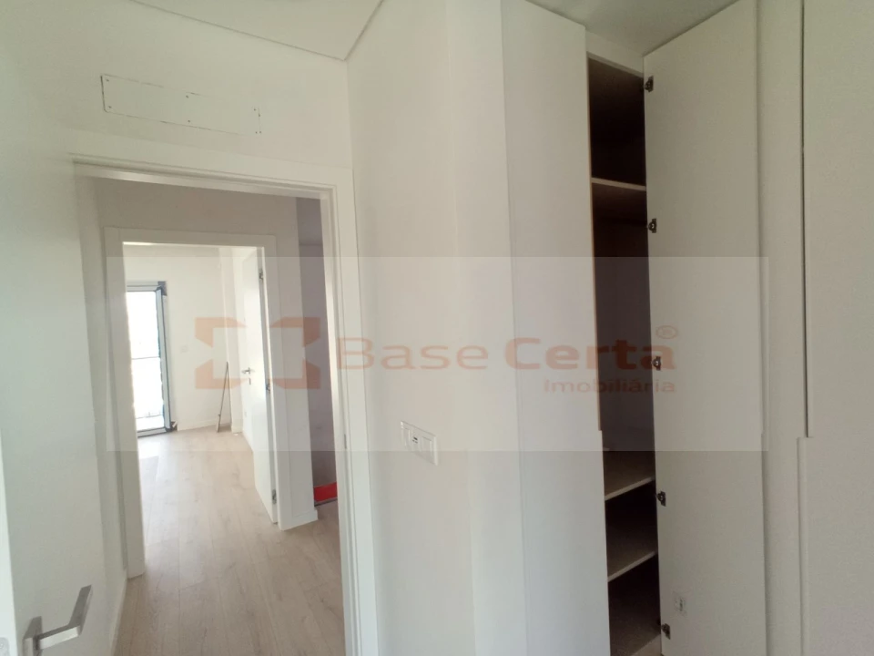 Moradia T4 para Venda em Santa Iria de Azoia, São João da Talha e Bobadela Foto 28