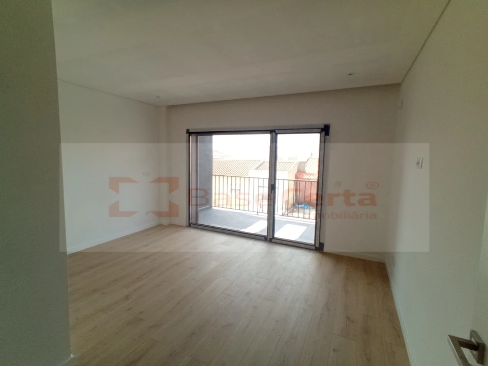 Moradia T4 para Venda em Santa Iria de Azoia, São João da Talha e Bobadela Foto 30
