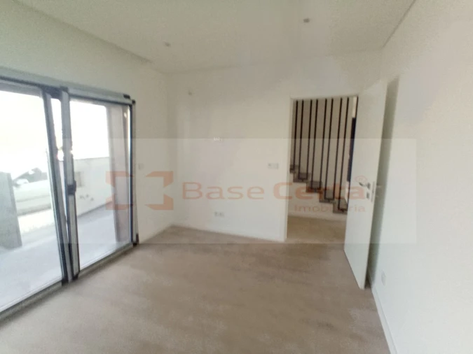 Moradia T4 para Venda em Santa Iria de Azoia, São João da Talha e Bobadela Foto 45