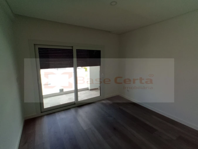 Moradia T4 para Venda em Corroios Foto 18