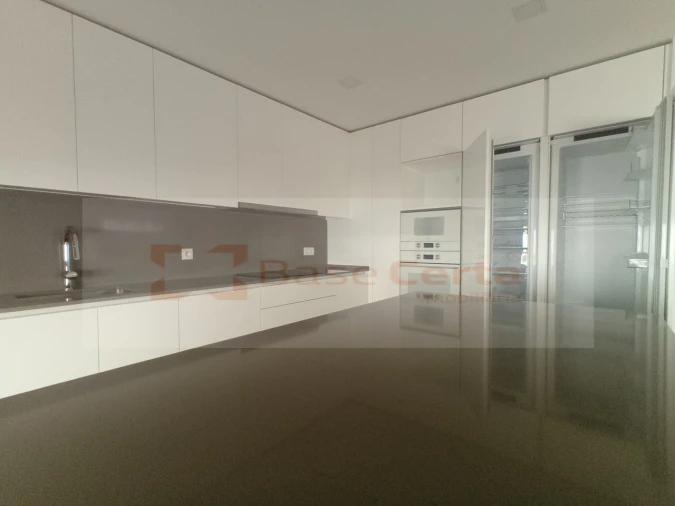 Moradia T4 para Venda em Pontinha e Famões Foto 3