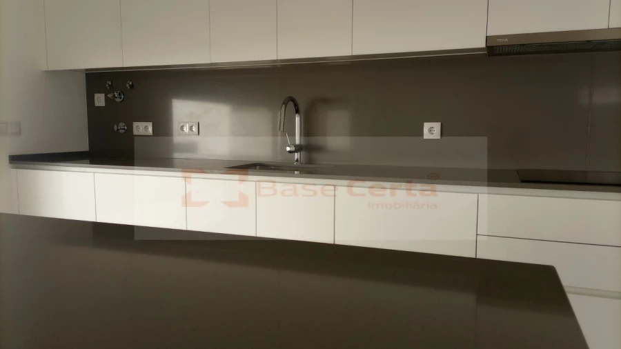 Moradia T4 para Venda em Pontinha e Famões Foto 2