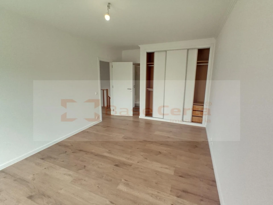 Moradia T4 para Venda em Ericeira Foto 11