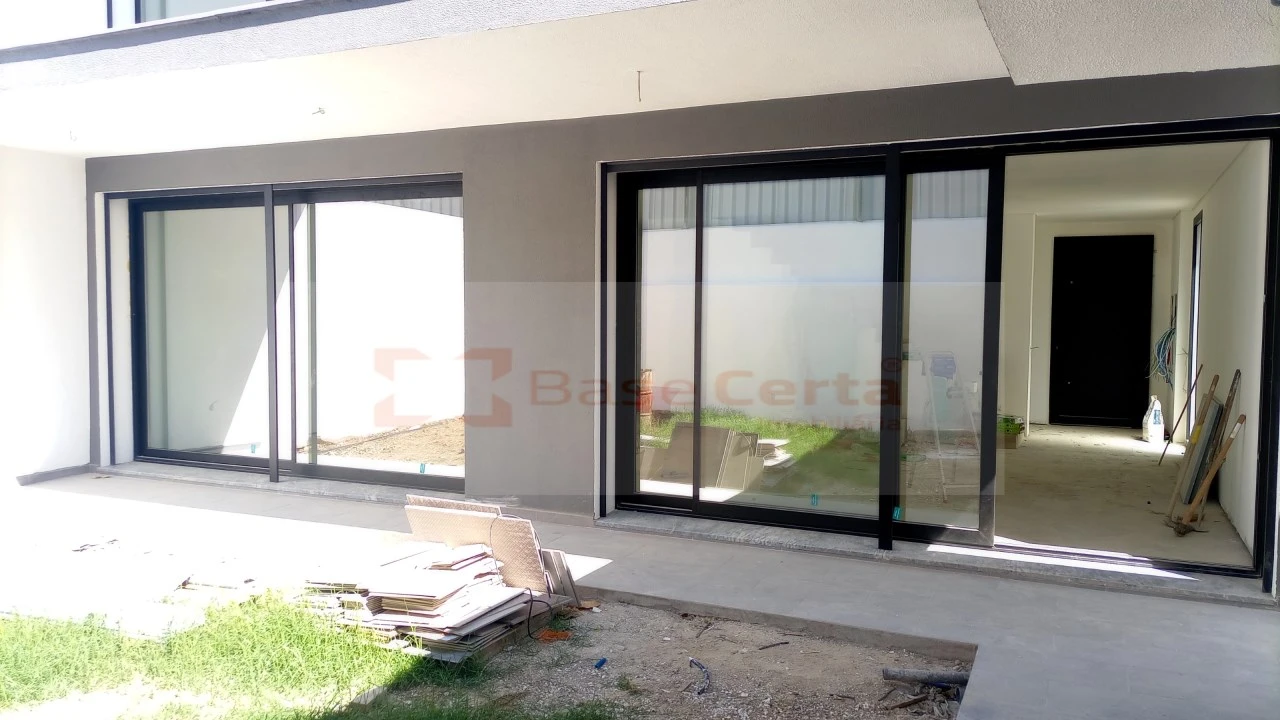 Moradia T5 para Venda em Santa Iria de Azoia, São João da Talha e Bobadela Foto 3