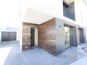 Moradia T5 para Venda em Santa Iria de Azoia, São João da Talha e Bobadela