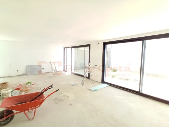 Moradia T5 para Venda em Santa Iria de Azoia, São João da Talha e Bobadela Foto 7