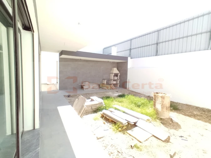 Moradia T5 para Venda em Santa Iria de Azoia, São João da Talha e Bobadela Foto 9