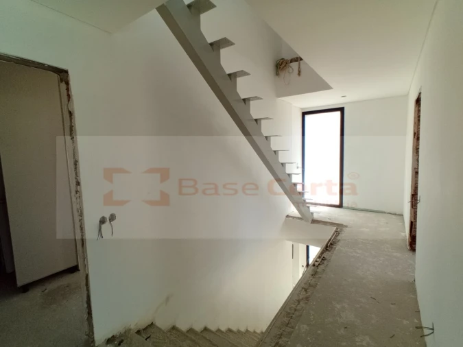 Moradia T5 para Venda em Santa Iria de Azoia, São João da Talha e Bobadela Foto 18