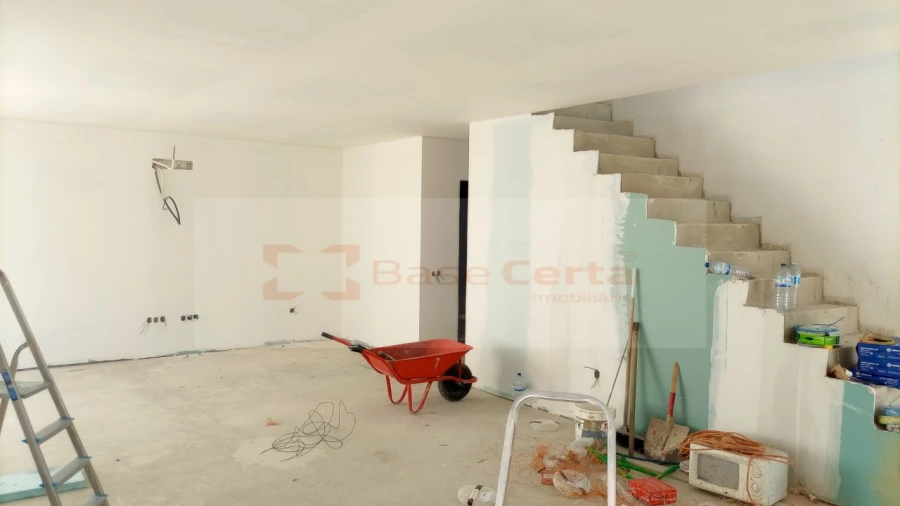 Moradia T5 para Venda em Santa Iria de Azoia, São João da Talha e Bobadela Foto 29