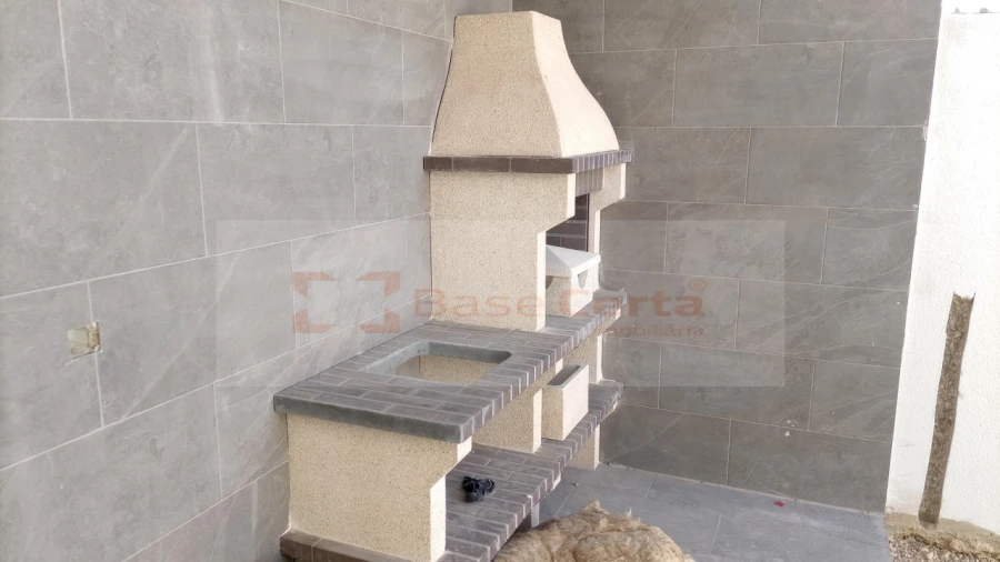 Moradia T5 para Venda em Santa Iria de Azoia, São João da Talha e Bobadela Foto 31