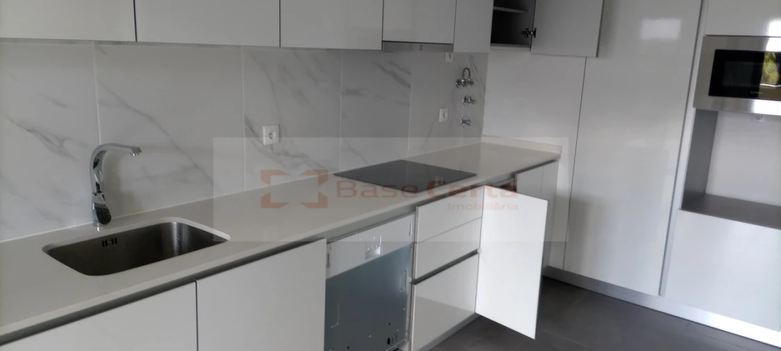 Apartamento T3 para Venda em Corroios Foto 3