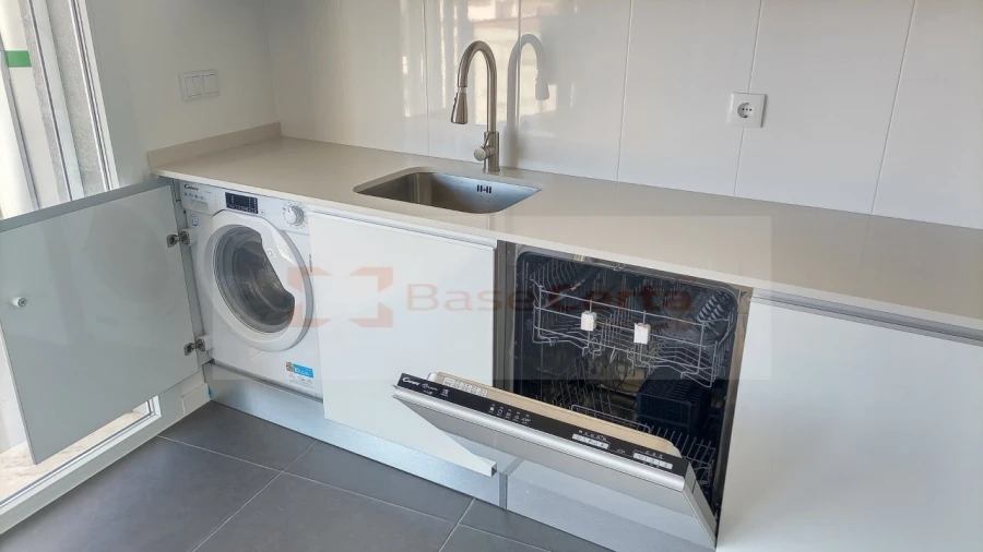 Apartamento T2 para Venda em Corroios Foto 13