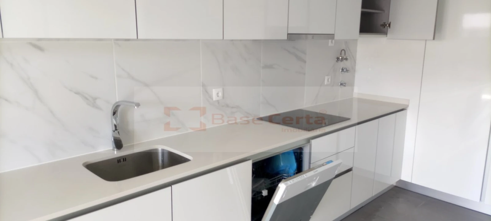 Apartamento T2 para Venda em Corroios Foto 1