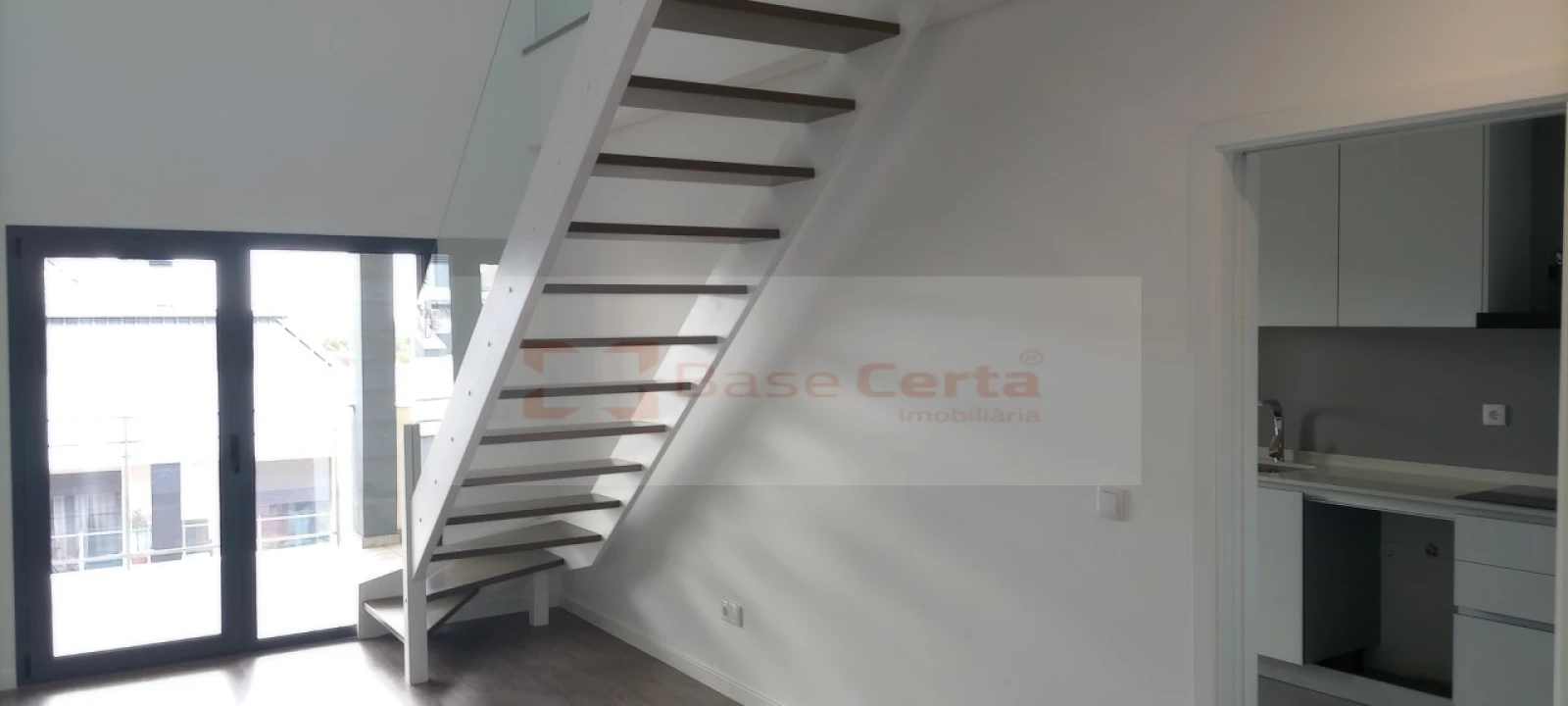 Apartamento T2 para Venda em Corroios Foto 2