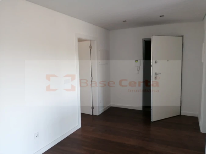 Apartamento T2 para Venda em Corroios Foto 4