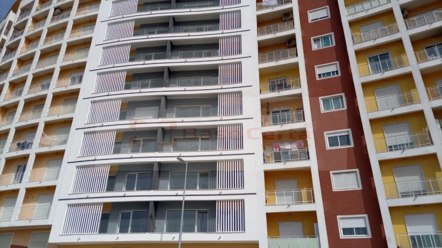 Apartamento T2 para Venda em Corroios Foto 8