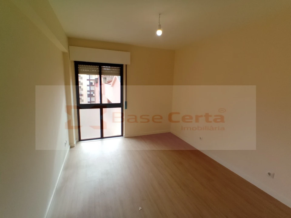 Apartamento T2 para Venda em Algueirão-Mem Martins Foto 8