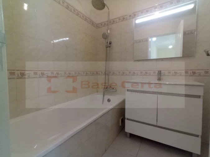 Apartamento T2 para Venda em Algueirão-Mem Martins Foto 15