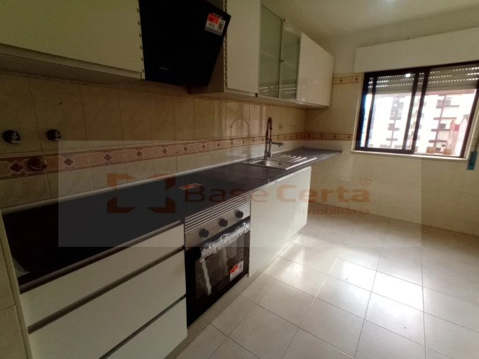 Apartamento T2 para Venda em Algueirão-Mem Martins Foto 21