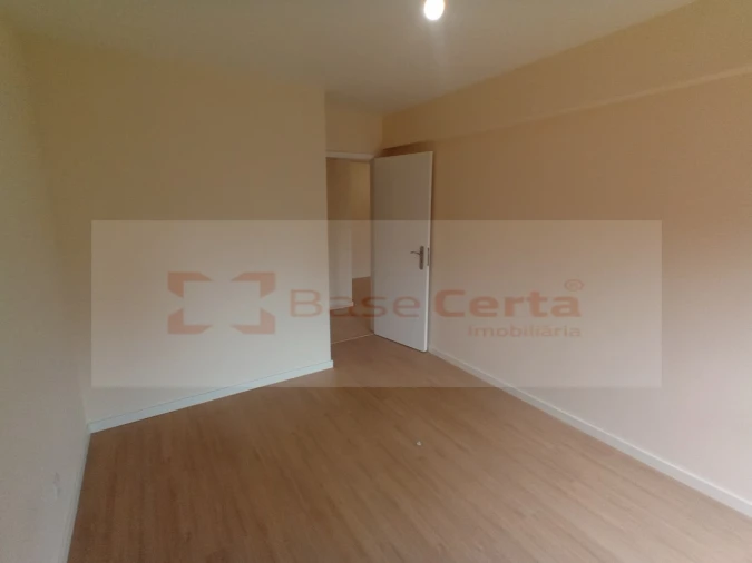 Apartamento T2 para Venda em Algueirão-Mem Martins Foto 11