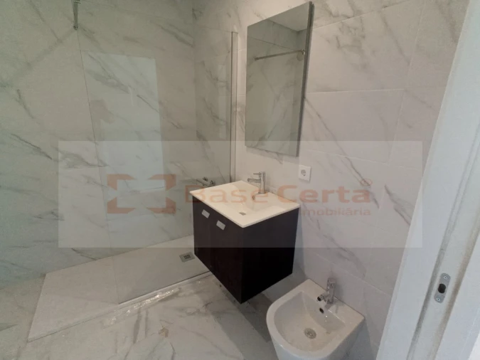 Apartamento T3 para Venda em Corroios Foto 7