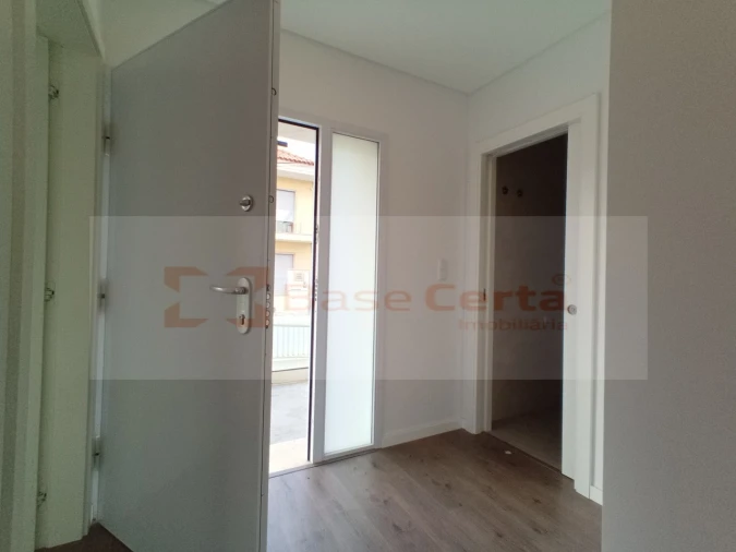 Moradia T5 para Venda em Pontinha e Famões Foto 8