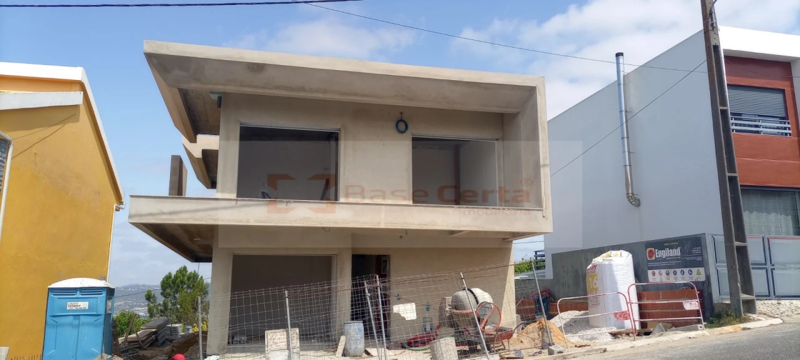 Moradia T4 para Venda em Santa Iria de Azoia, São João da Talha e Bobadela Foto 1