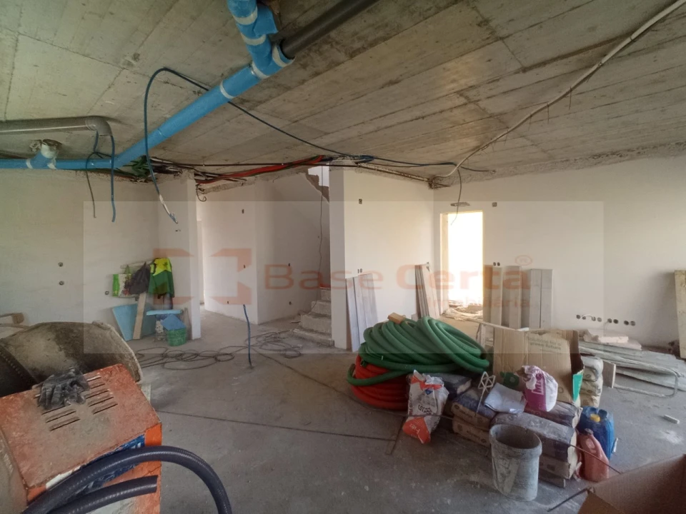 Moradia T4 para Venda em Santa Iria de Azoia, São João da Talha e Bobadela Foto 5