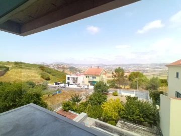 Moradia T4 para Venda em Santa Iria de Azoia, São João da Talha e Bobadela