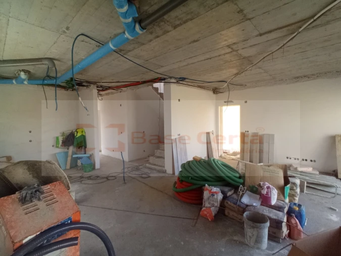 Moradia T4 para Venda em Santa Iria de Azoia, São João da Talha e Bobadela Foto 5