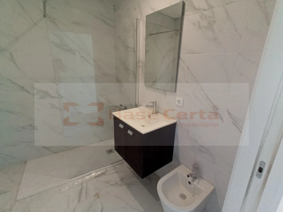 Apartamento T3 para Venda em Corroios Foto 7