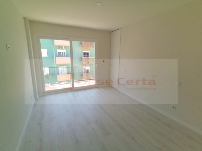 Apartamento T2 para Venda em Almada, Cova da Piedade, Pragal e Cacilhas Foto 12