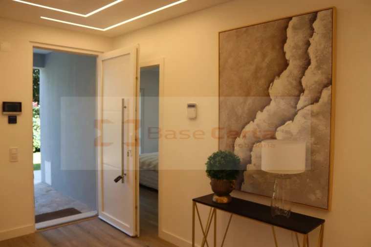 Moradia T4 para Venda em Charneca de Caparica e Sobreda Foto 18